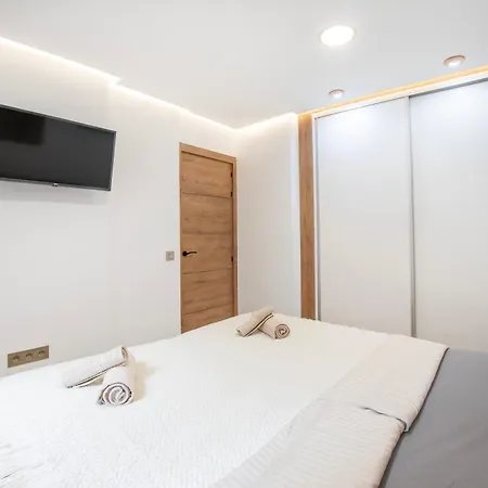 Newly Renovated, Luxurious With A Heated Pool, 259 別荘 サンミゲル・デ・アボナ