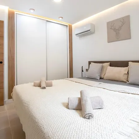 別荘 Newly Renovated, Luxurious With A Heated Pool, 259 サンミゲル・デ・アボナ